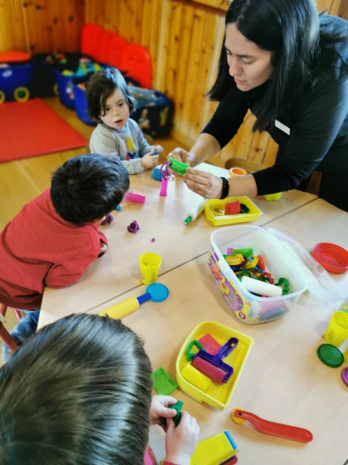 Astún en verano: Guardería en Astún 1 Guardería en Astún