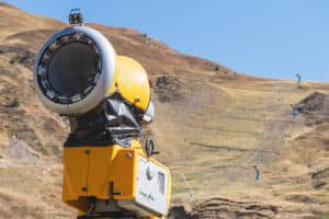 Astún incorpora 8 nuevas lanzas TL8 y un cañón TR8 de alta eficiencia al sistema de producción de nieve